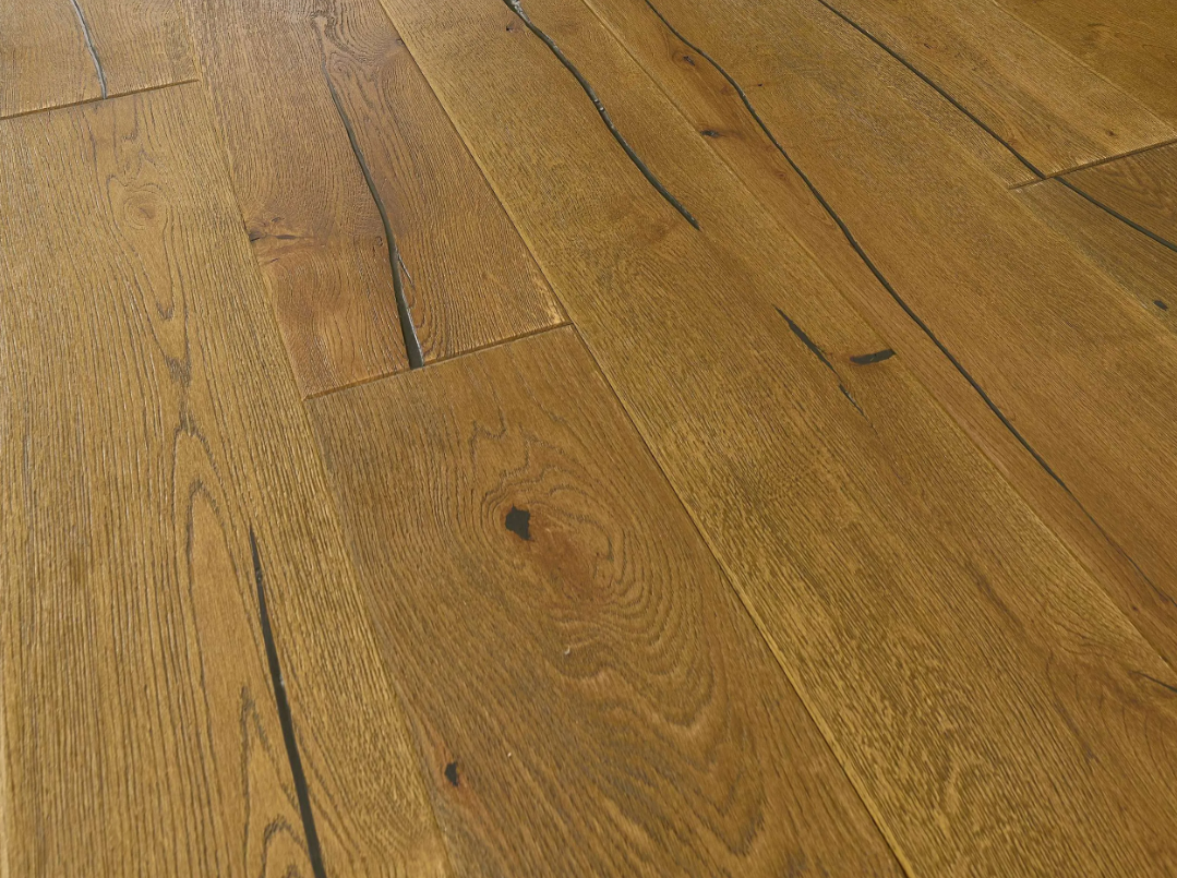 Wandsworth 220mm Golden Distressed Hardwax Oiled Straight Engineered